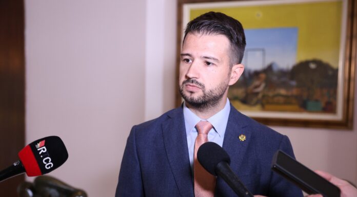 MILLATOVIQ: MBETEM I PËRKUSHTUAR NË POSTIN E PRESIDENTIT