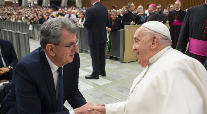 NËNKRYETARI CAMAJ MORI PJESË NË AUDIENCËN E PËRGJITHSHME NË VATIKAN TË UDHËHEQUR NGA PAPA FRANÇESKU