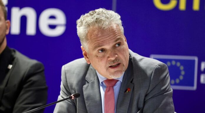 SATTLER: JAM KRENAR QË SHËRBEJ NË MAL TË ZI, VEND ME TRADITË TË FORTË ANTIFASHISTE