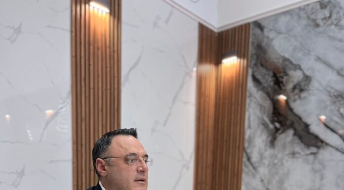 GJELAJ: PROTESTA E ORGANIZUAR DJE PARA NDËRTESËS SË KOMUNËS, KISHTE QËLLIME POLITIKE