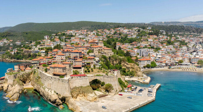 ULQIN: 37.400 TURISTË AKTUALISHT NË QYTET, RËNIE E LEHTË KRAHASUAR ME VITIN E KALUAR