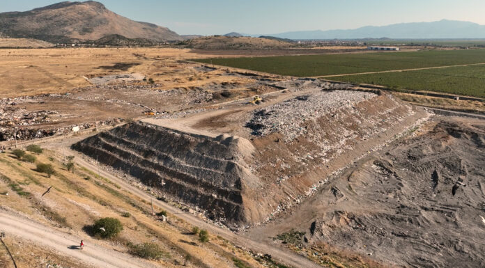 PROTESTË KUNDËR DEPONISË NË OMERBOZHAJ – BANORËT BLLOKOJNË RRUGËN
