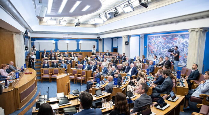 DËSHTON VOTIMI PËR EMËRIMIN E MIRJANA VUÇINIQ NË GJYKATËN KUSHTETUESE TË MALIT TË ZI