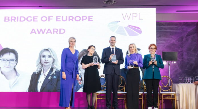 MALI I ZI NDEROHET ME ÇMIMIN “URA E EUROPËS” PËR PËRKUSHTIMIN NDAJ REFORMAVE EUROPIANE