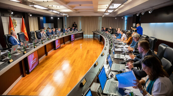 QEVERIA E MALIT TË ZI PEZULLON PËRKOHËSISHT NJOHJEN E DIPLOMAVE TË LËSHUARA NGA DISA INSTITUCIONE ARSIMORE JASHTË VENDIT