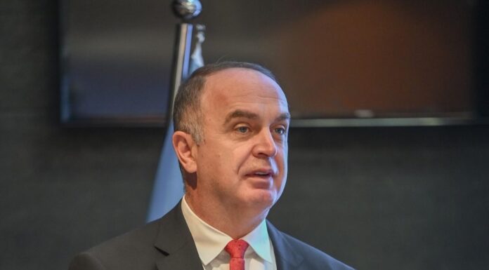 GJELOSHAJ: DIGJITALIZIMI, ÇELËSI PËR TREG TË HAPUR DHE MBROJTJE TË LARTË TË PËRDORUESVE