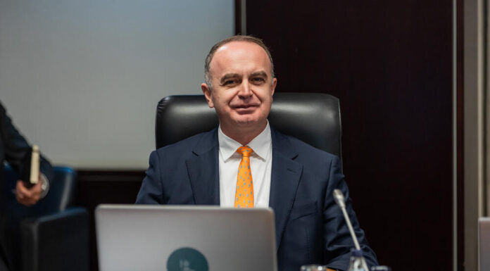 GJELOSHAJ: PO PËRGATISIM RAPORTIN PËRFUNDIMTAR PËR KONCESIONIN E AEROPORTEVE