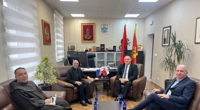 KRYETARI I KOMUNËS SË TUZIT PRET NË TAKIM NUNCIN APOSTOLIK NË MAL TË ZI