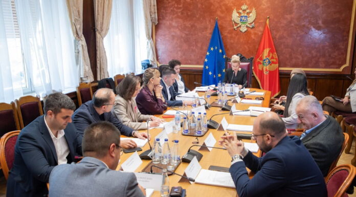 KOMISIONI KUSHTETUES PROPOZON JOVANOVIQ DHE RADOVIQ PËR GJYQTARË NË GJYKATËN KUSHTETUESE