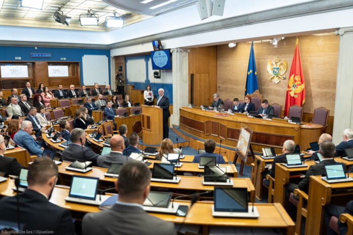 1761922692-dsc08391-i_1920x1280