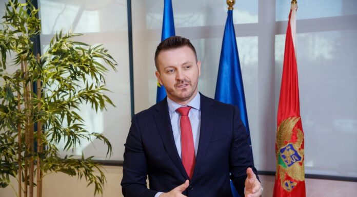 DUKAJ: MALI I ZI PO FITON LIGJIN E PARË PËR FUNKSIONARËT, NËPUNËSIT DHE PUNONJËSIT LOKALË