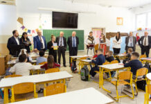 ABETARJA MBARËKOMBËTARE SHPËRNDAHET NË SHKOLLAT SHQIPE TË ULQINIT DHE TIVARIT