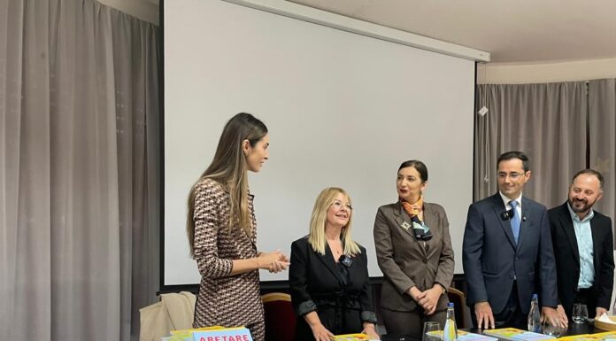 NË TUZ DHUROHEN ABETARE NË GJUHËN SHQIPE PËR NXËNËSIT E KLASËS SË DYTË