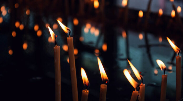 MALI I ZI SHPALL DITË ZIE PËR TRAGJEDINË NË TUZLLA