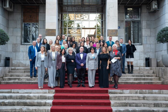 1764255137-dsc07234-i_1920x1280