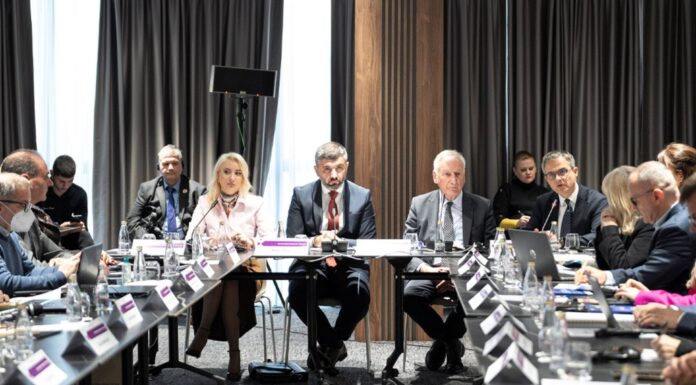 BE DËRGON SINJAL TË FORTË: MALI I ZI GJITHNJË E MË PRANË ANËTARËSIMIT, KOMUNAT NË QENDËR TË REFORMAVE