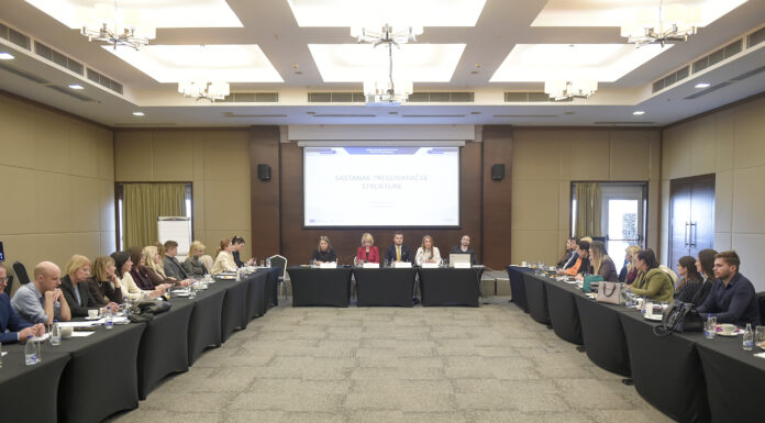 ZENOVIQ: MBYLLJA E PESË KAPITUJVE NEGOCIUES, SUKSES PËR MALIN E ZI DHE POLITIKËN E ZGJERIMIT TË BE-së