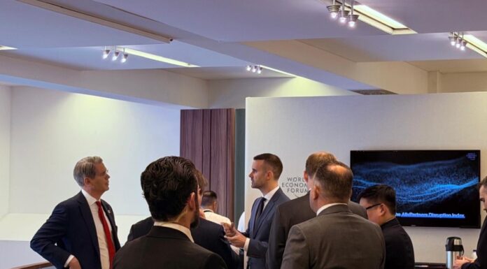 SPAJIQ NË DAVOS ME SEKRETARIN E FINANCAVE TË SHBA: PËRPARIM NË NEGOCIATAT PËR MARRËVESHJEN G2G