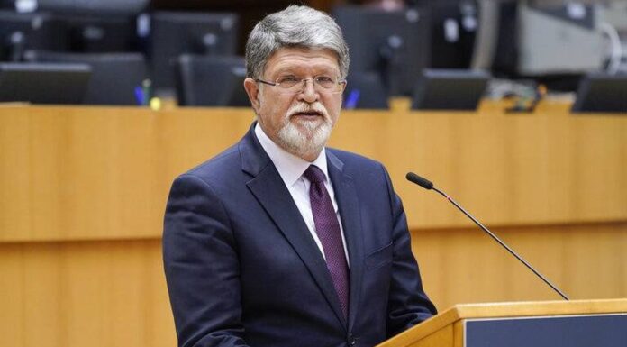 PICULLA: MALI I ZI DUHET TË TREGOJË PËRKUSHTIM TË VAZHDUESHËM POLITIK PËR T’U BËRË ANËTAR I BE-së DERI NË 2028