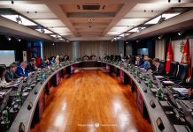 QEVERIA NDËRMERR MASËN MAKSIMALE: NË VEND TË 31 CENTËVE, NAFTA MË E SHTRENJTË VETËM 4 CENTË