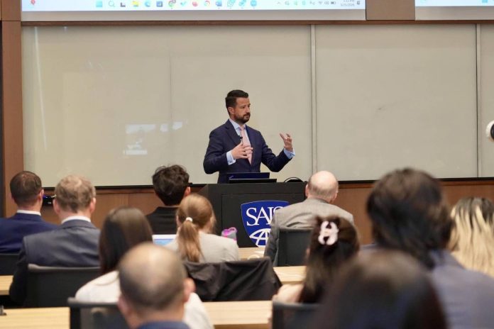 DSC_03700_53b9d24e80