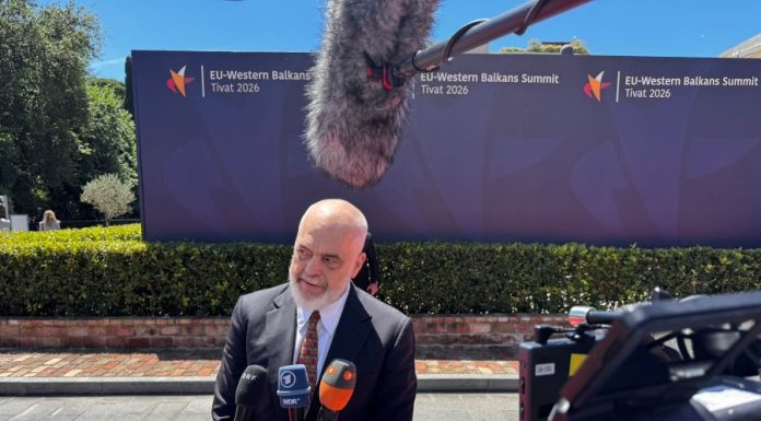 RAMA: BALLKANI PERËNDIMOR NUK DUHET TË MBAHET NË DHOMËN E PRITJES TË BE-së