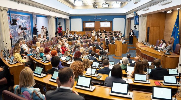 MBAHET SEANCA E XIX E “PARLAMENTIT TË GRAVE”