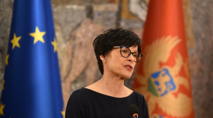 KOS: MIRATIMI I NDRYSHIMEVE KUSHTETUESE ËSHTË NJË SINJAL INKURAJUES PËR RRUGËN EVROPIANE TË MALIT TË ZI