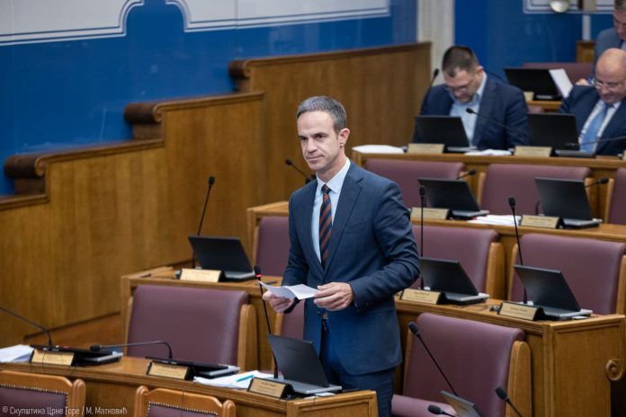 boris-mugosa-foto-skupstina