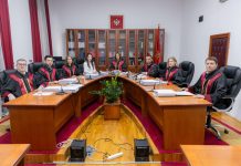 GJYKATA KUSHTETUESE: VAKSINIMI KUSHT PËR QËNDRIMIN E FËMIJËVE NË ÇERDHE