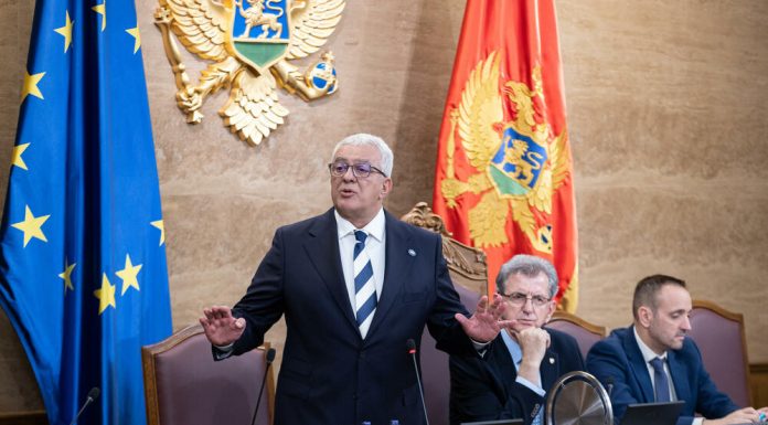 PA KUORUM PËR SEANCËN PËR SHKARKIMIN E ANDRIJA MANDIQIT, OPOZITA NDËRPRET BASHKËPUNIMIN ME QEVERINË