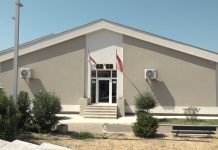 NXËNËSIT E SHKOLLËS SË MESME TË PËRZIER “25 MAJI” NË TUZ PROTESTOJNË NË MBËSHTETJE TË PROFESORIT MARK JUNÇAJ